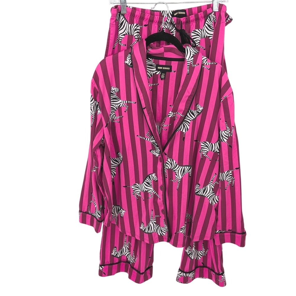 Room Service Pajama Set Womens XL Pink Zebra Stripe Long Sleeve Button Up Pants